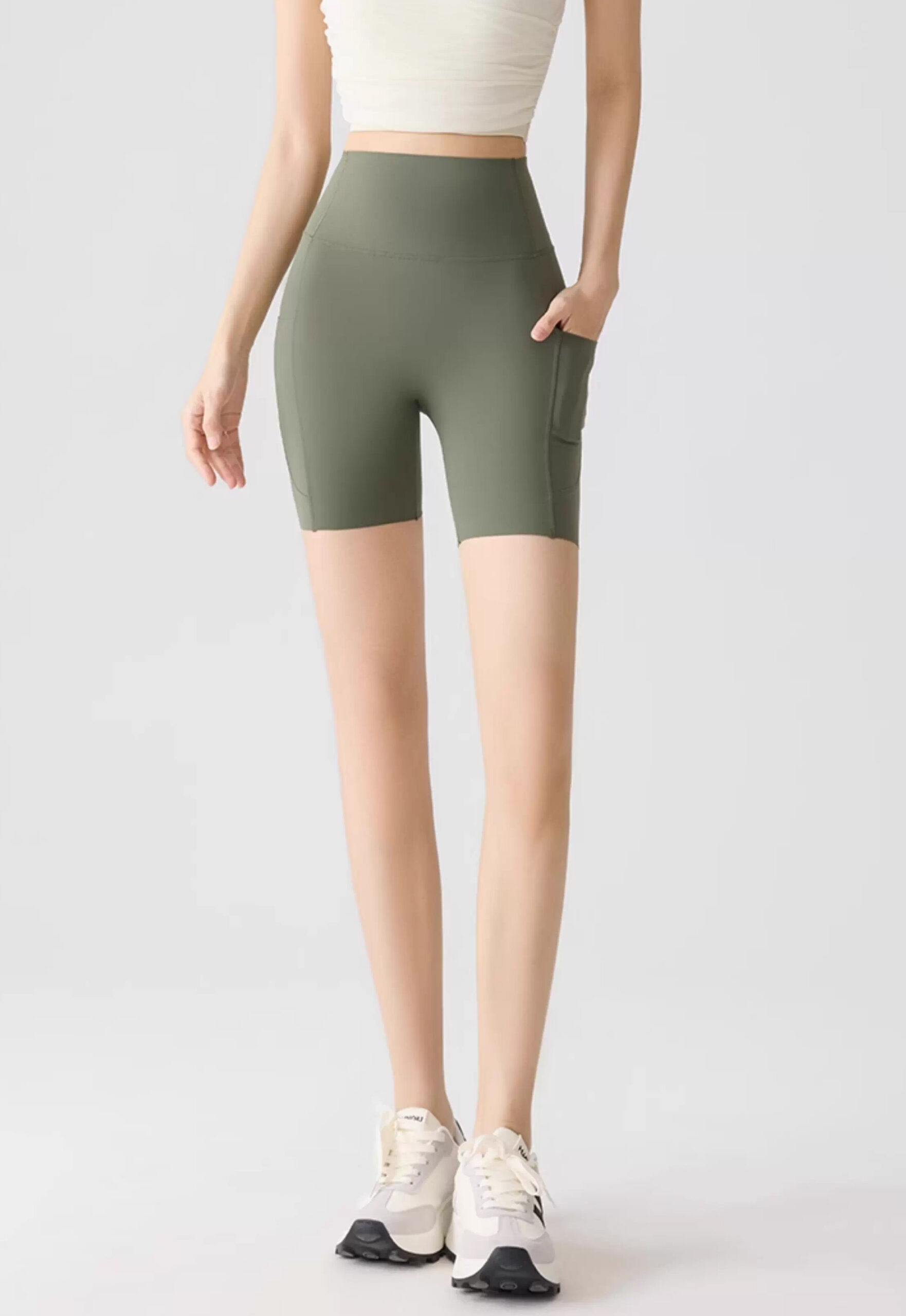 30070 Sculpting Shorts Detail - Waistband and Pocket
