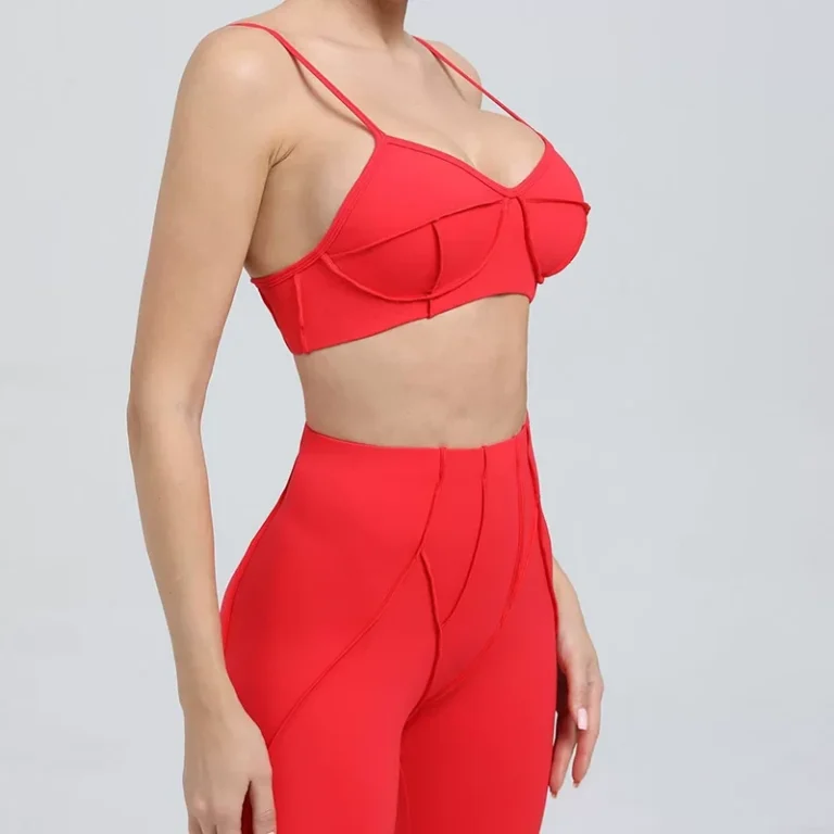 Qinelle sports bra and high-waist leggings set in red side view