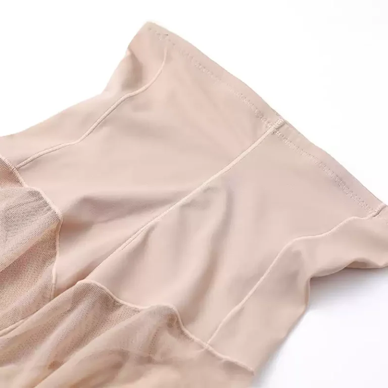Skin opaque and mesh panel seam detail