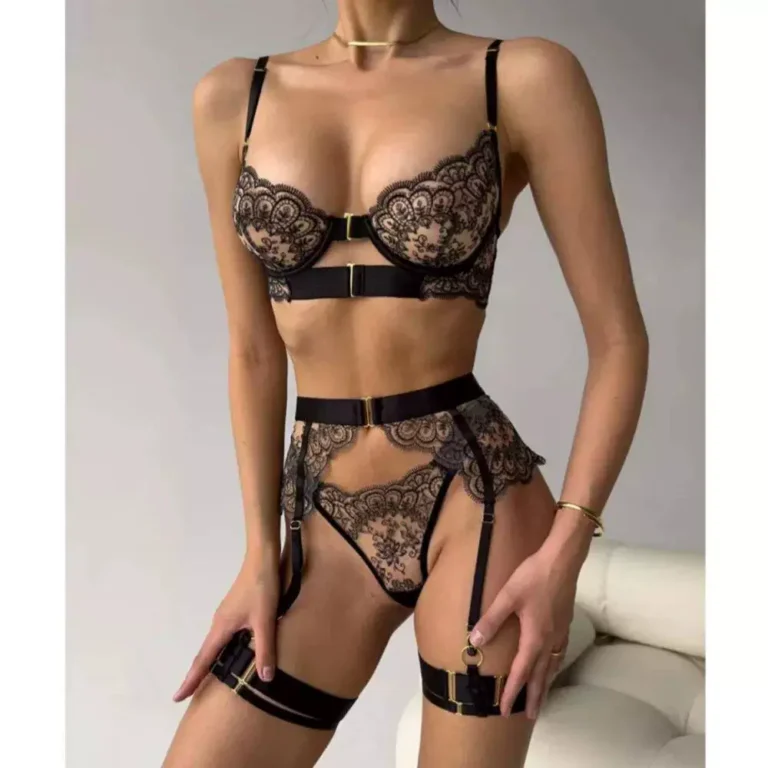 Qinelle black lace bustier and garter lingerie set front view